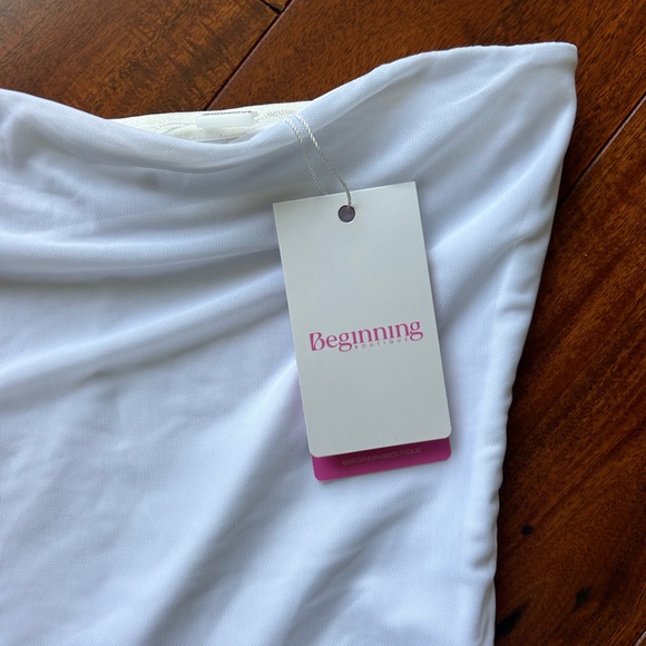 Beginning boutique white dress - Picture 3 of 3